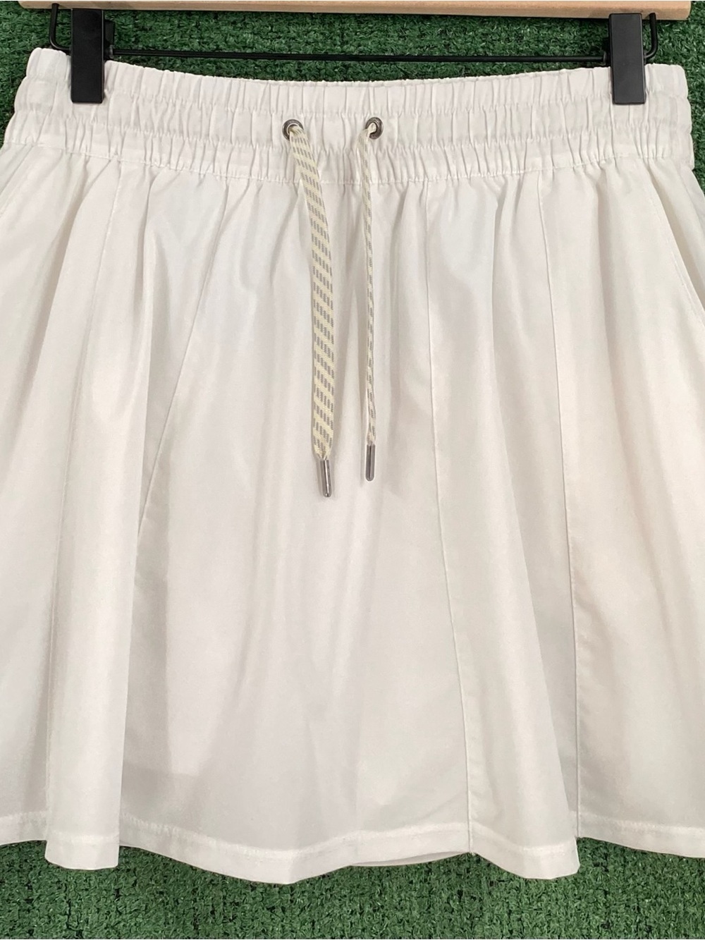 Vuori - White Clementine Skirt Skort - L
